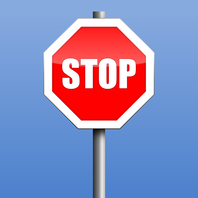 stop g3f1f16594 640